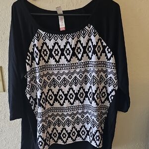 No Boundaries Monochrome Geometric Top